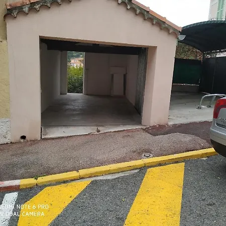 La Promenade A Apartment *